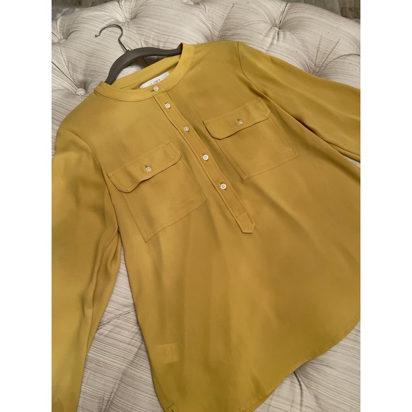 New Mustard Blouse with Front Pockets from Loft - Picture 3 of 8